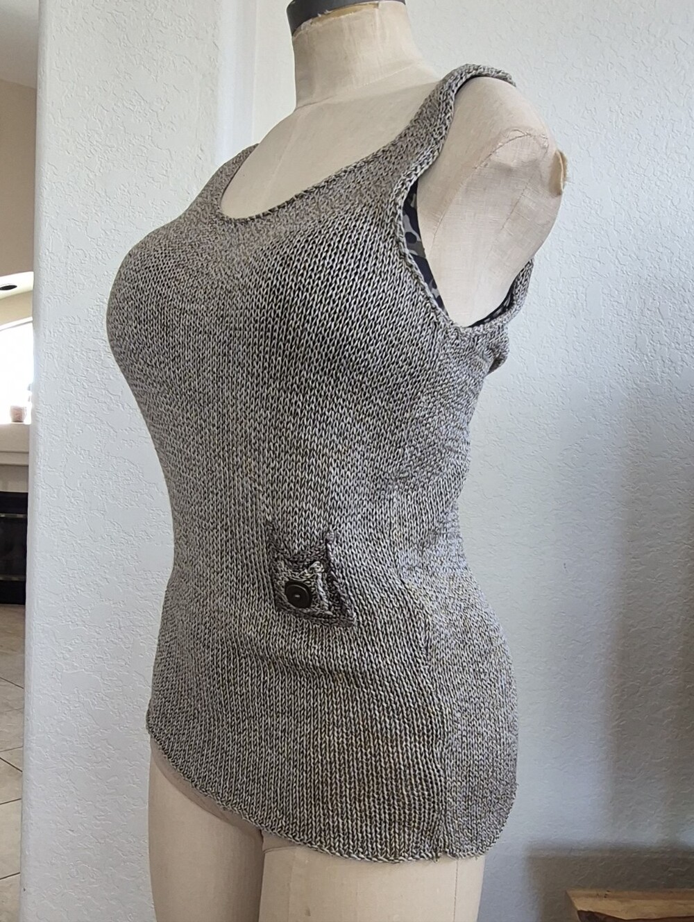 Luxe Eleven 20% Silk/80% Cotton knitted Tank Top Sz Large